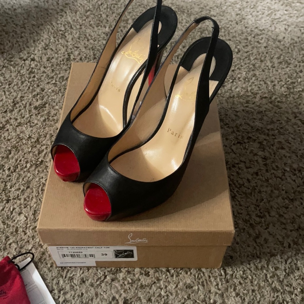 Louboutin 39 black with red toe